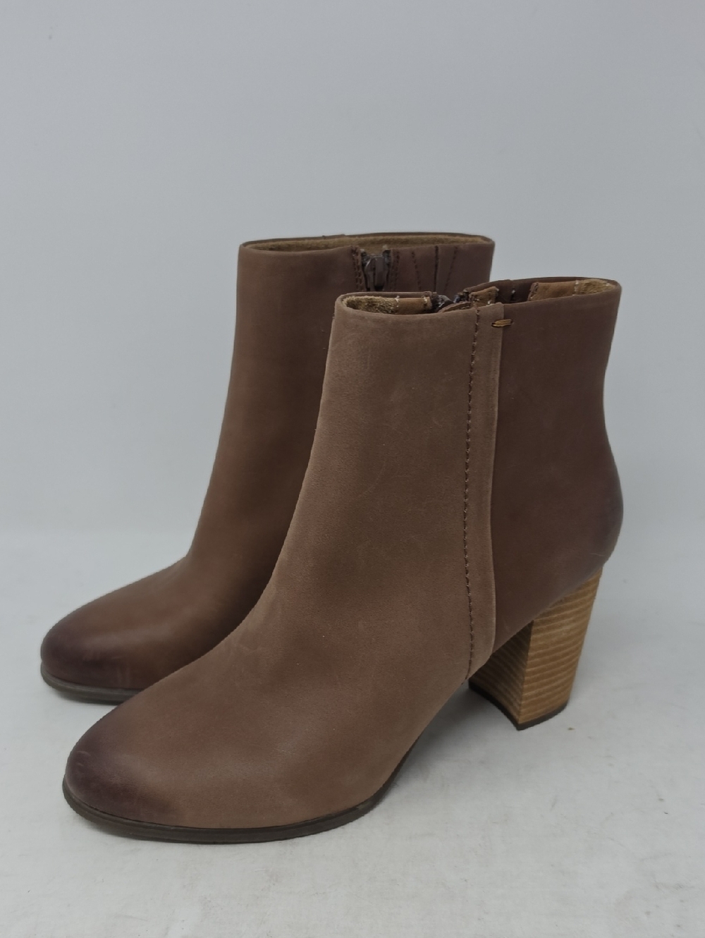 Vionic Kennedy Women’s Brown Suede Ankle Boots - Classic Block Heel Size 8.5